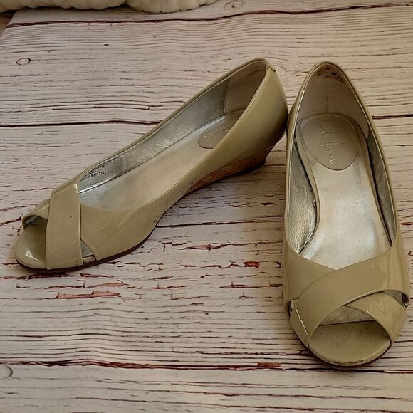 Cole Haan Taupe Patent Peep Toe Wedges Size 7 - Picture 3 of 8